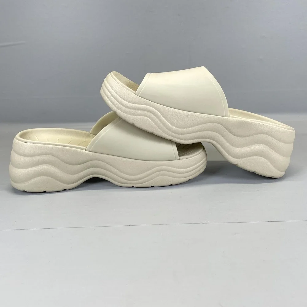 Crocs Skyline Slides Womens Size 7 Cream Platform Wedge Sandals Slip On Shoes